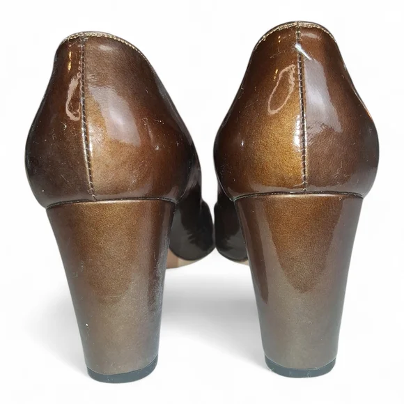 Manolo Blahnik Nobaman Patent Brown Pumps 7.5 (37.5) - Picture 4 of 10